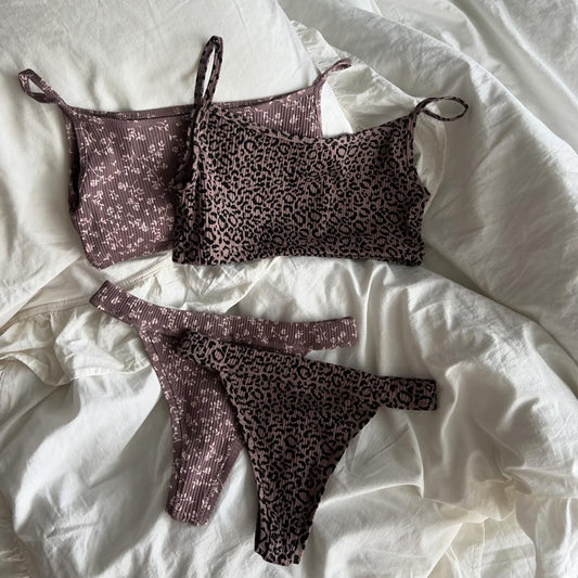 Conjunto de Camiseta de Punto Jacquard y Tanga | Ropa Interior Femenina Dos Piezas